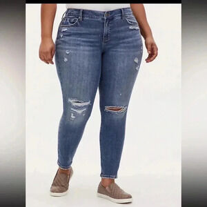 TORRID‎ MID RISE VINTAGE DISTRESSED SKINNY JEAN 12R